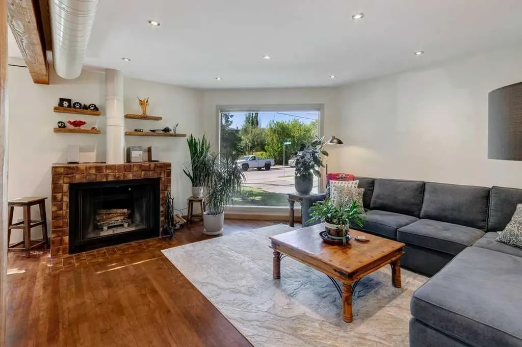 30 & 32 New Street SE Calgary AB T2G 3X9