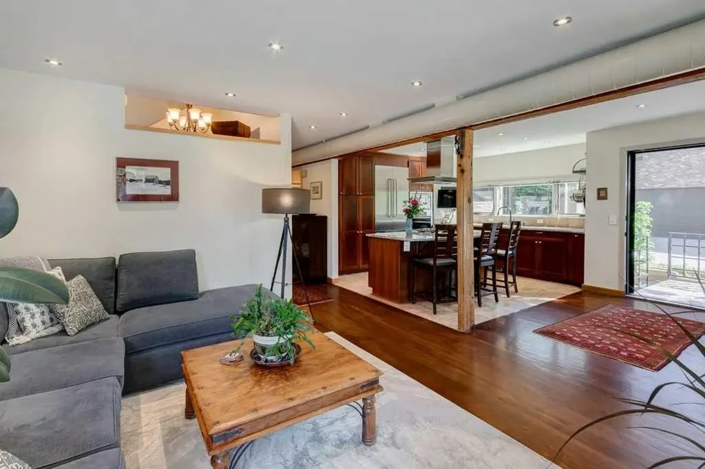 30 & 32 New Street SE Calgary AB T2G 3X9