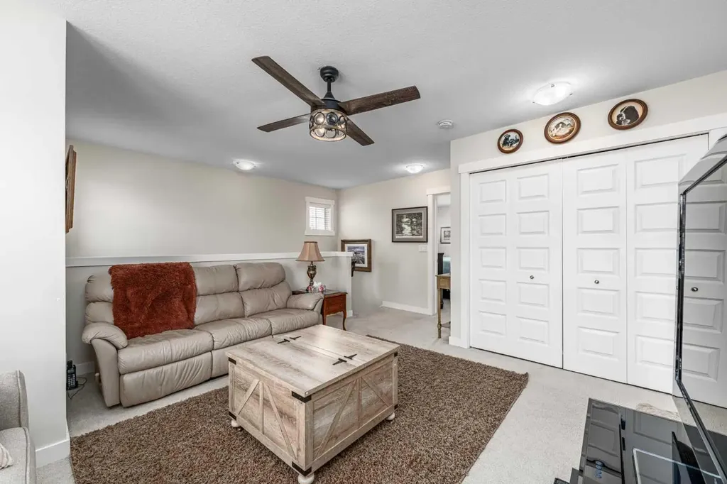 1086 Williamstown Boulevard NW Airdrie AB T4B 3T9