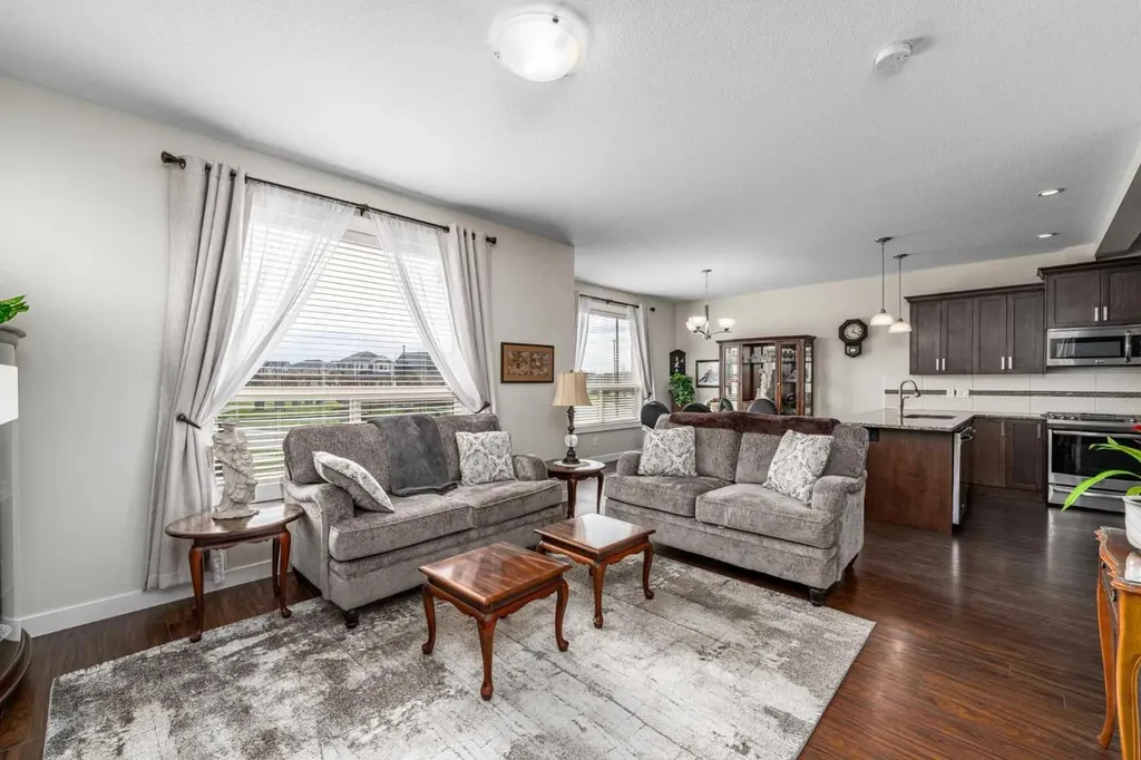 1086 Williamstown Boulevard NW Airdrie AB T4B 3T9