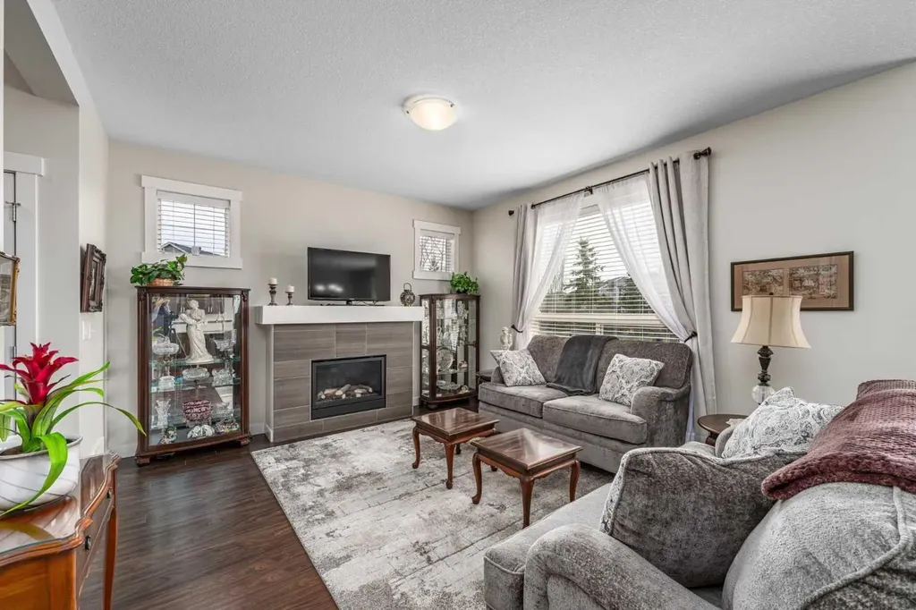 1086 Williamstown Boulevard NW Airdrie AB T4B 3T9
