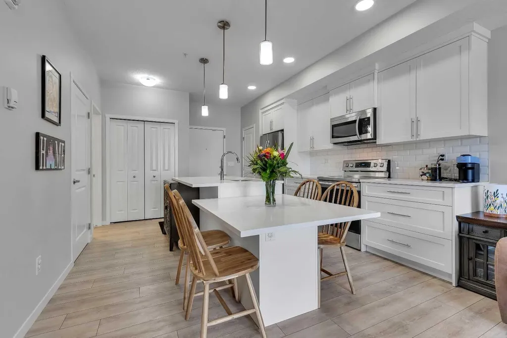 370 Harvest Hills Common NE Calgary AB T3K 2M8