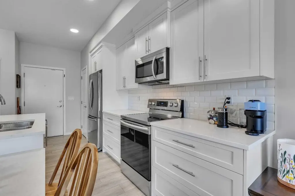 370 Harvest Hills Common NE Calgary AB T3K 2M8