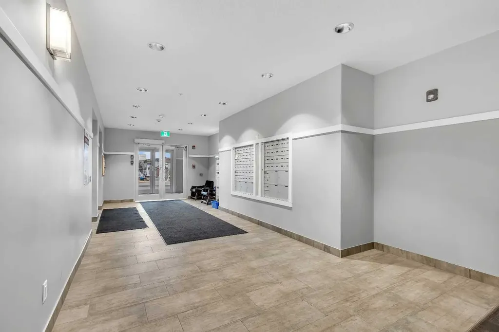 370 Harvest Hills Common NE Calgary AB T3K 2M8