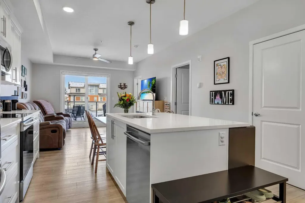 370 Harvest Hills Common NE Calgary AB T3K 2M8
