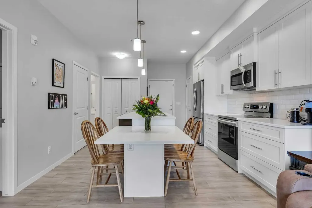 370 Harvest Hills Common NE Calgary AB T3K 2M8
