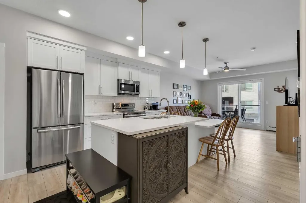 370 Harvest Hills Common NE Calgary AB T3K 2M8