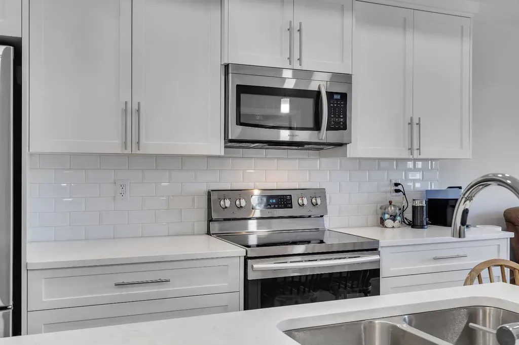 370 Harvest Hills Common NE Calgary AB T3K 2M8