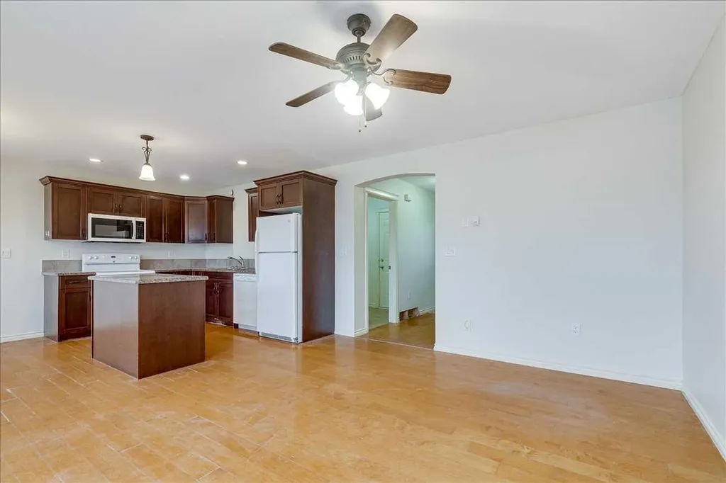 5511 54 Street Ponoka AB T4J 1L9