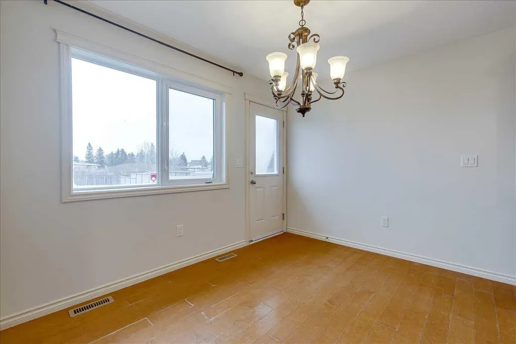 5511 54 Street Ponoka AB T4J 1L9