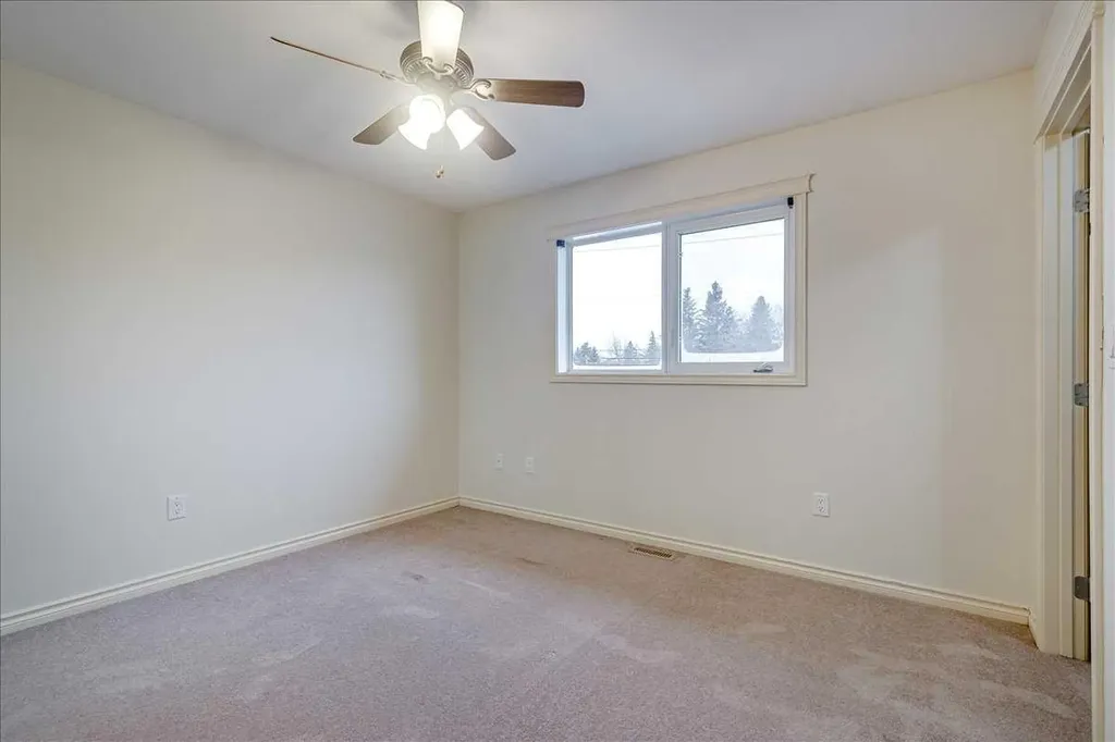 5511 54 Street Ponoka AB T4J 1L9