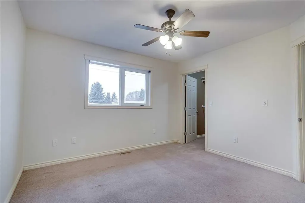 5511 54 Street Ponoka AB T4J 1L9