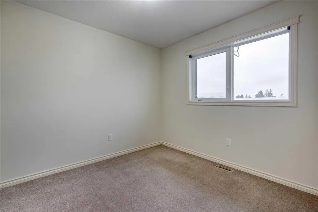 5511 54 Street Ponoka AB T4J 1L9