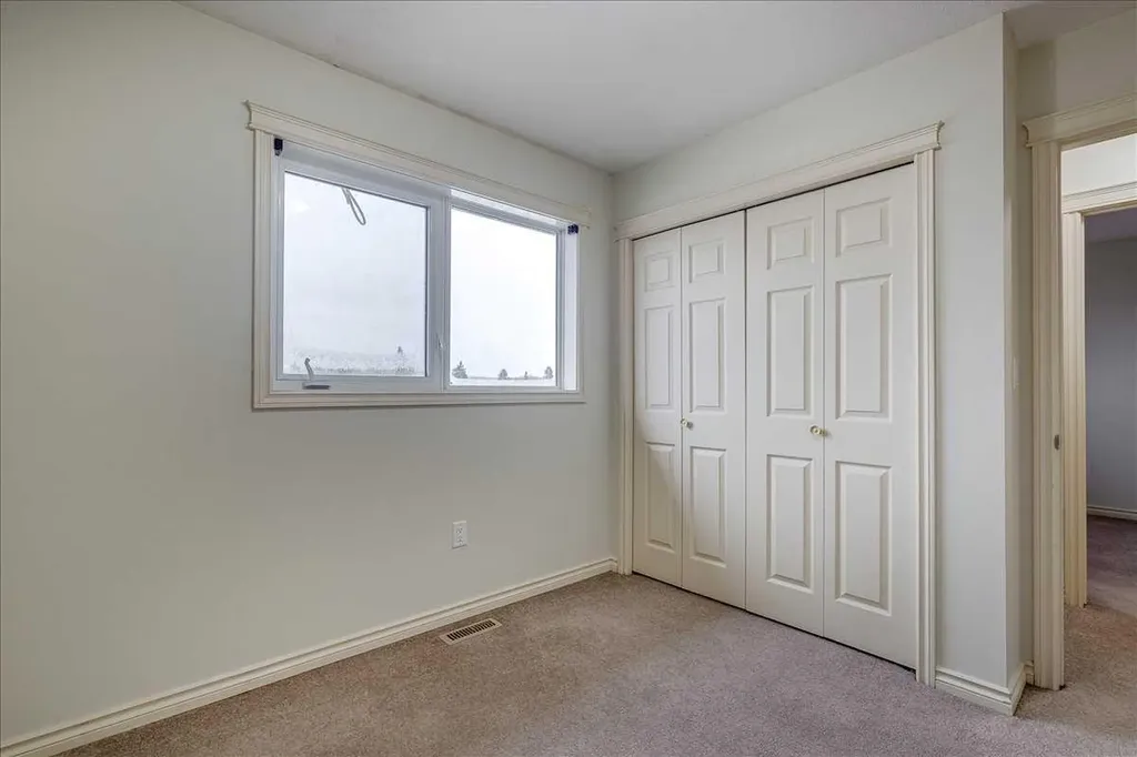 5511 54 Street Ponoka AB T4J 1L9