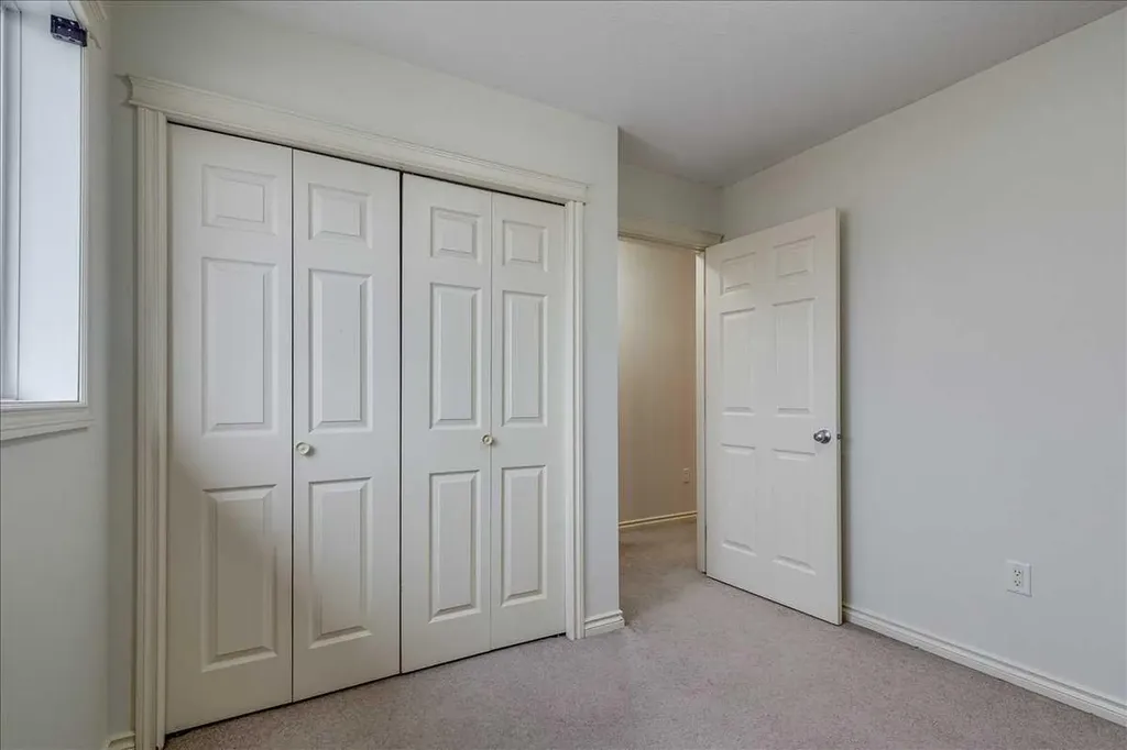 5511 54 Street Ponoka AB T4J 1L9