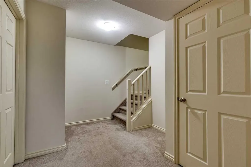 5511 54 Street Ponoka AB T4J 1L9