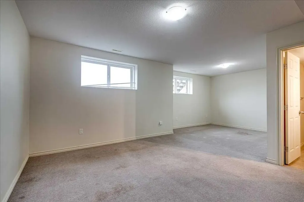 5511 54 Street Ponoka AB T4J 1L9
