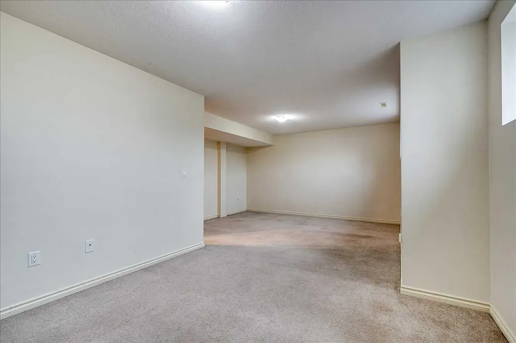5511 54 Street Ponoka AB T4J 1L9