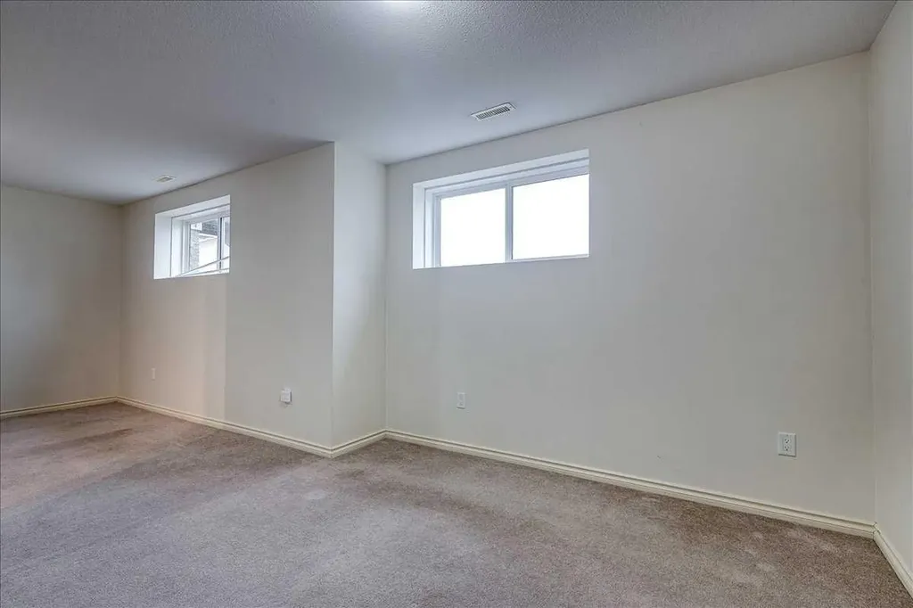 5511 54 Street Ponoka AB T4J 1L9