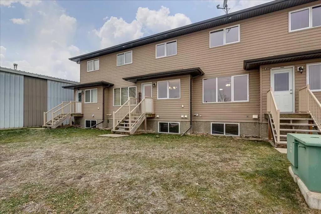 5511 54 Street Ponoka AB T4J 1L9