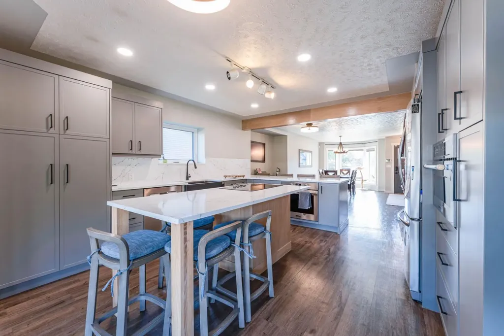 115 9 Street Drumheller AB T0J 0Y0