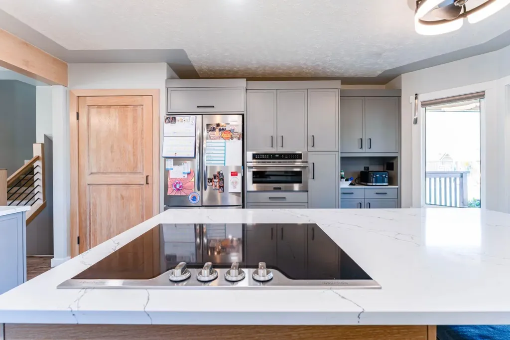 115 9 Street Drumheller AB T0J 0Y0