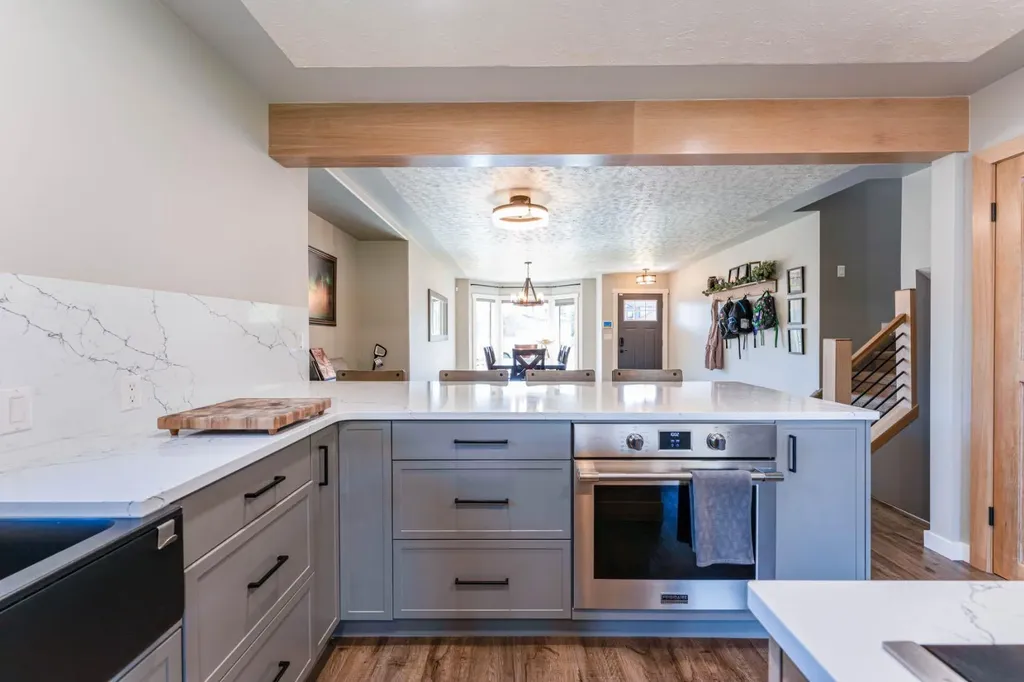 115 9 Street Drumheller AB T0J 0Y0