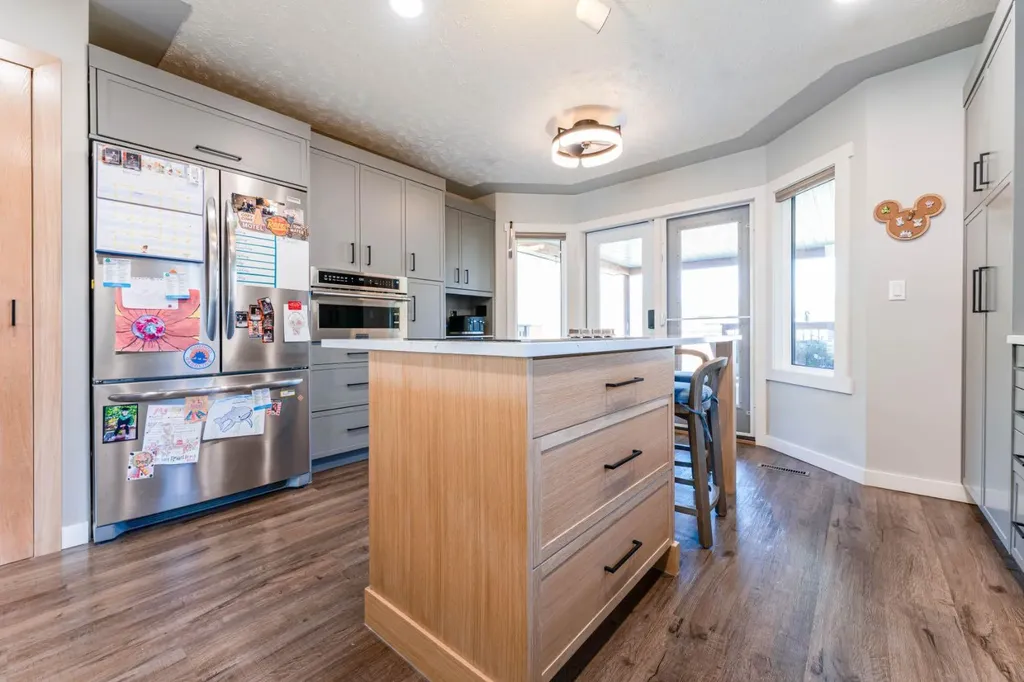 115 9 Street Drumheller AB T0J 0Y0