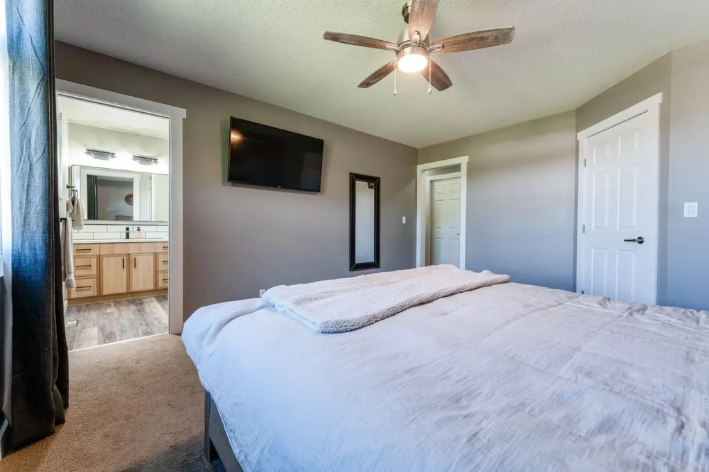 115 9 Street Drumheller AB T0J 0Y0