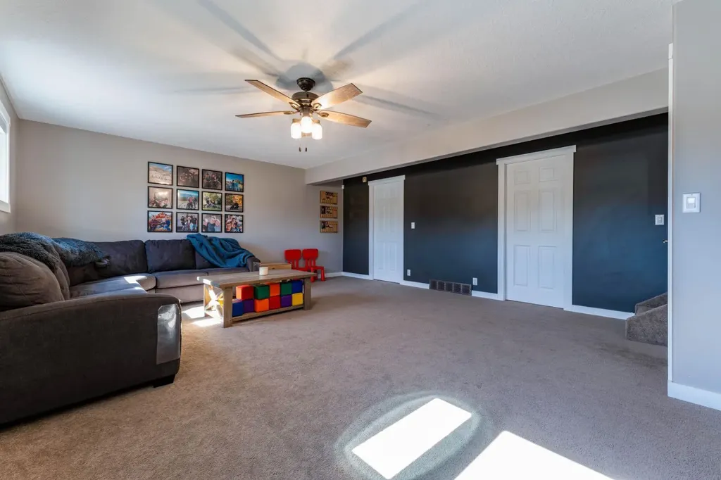 115 9 Street Drumheller AB T0J 0Y0