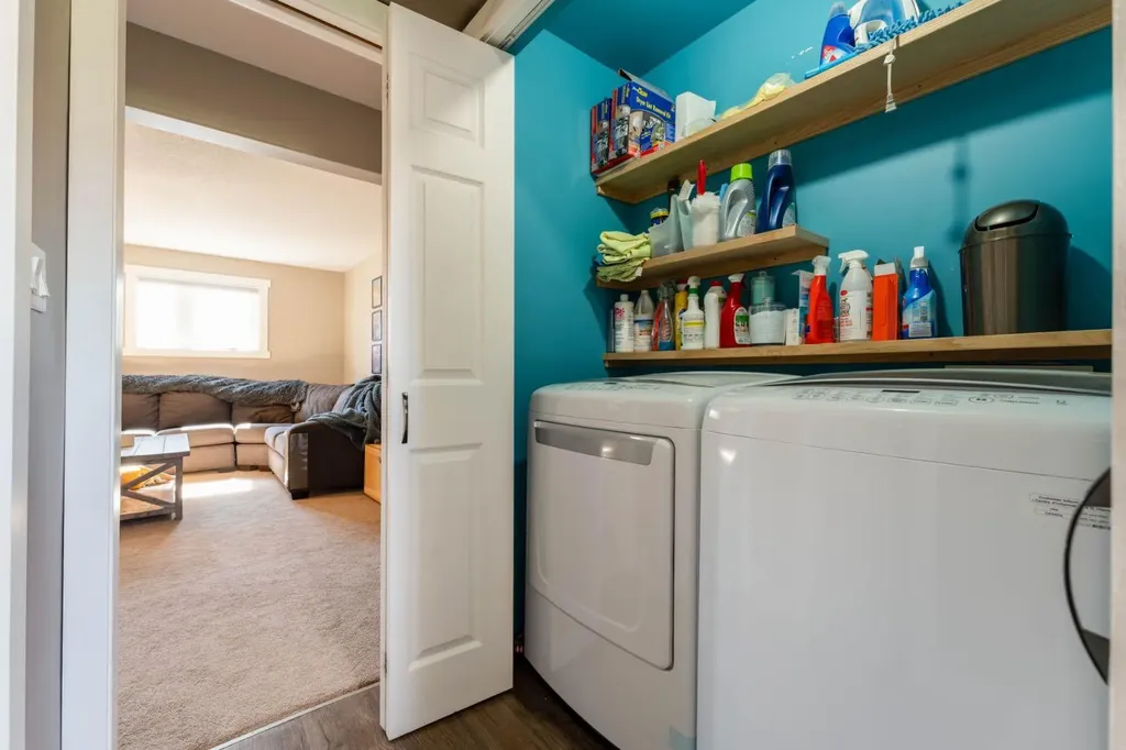 115 9 Street Drumheller AB T0J 0Y0