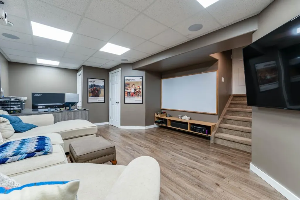115 9 Street Drumheller AB T0J 0Y0