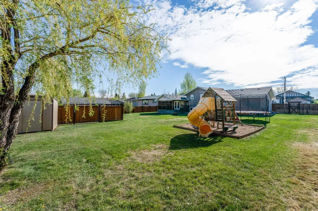 115 9 Street Drumheller AB T0J 0Y0