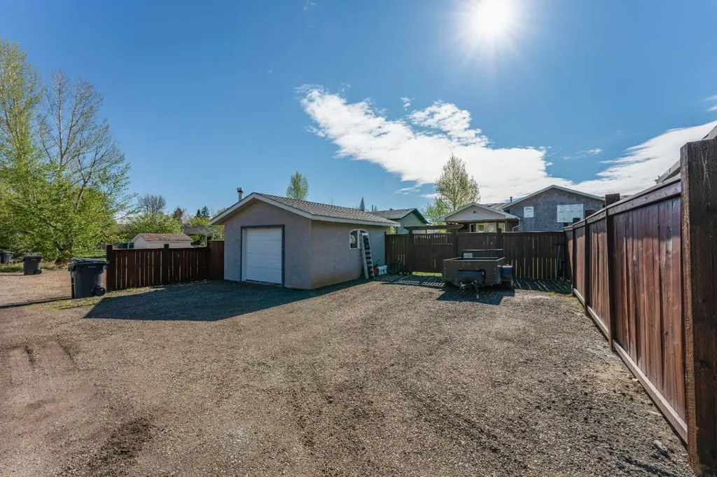 115 9 Street Drumheller AB T0J 0Y0