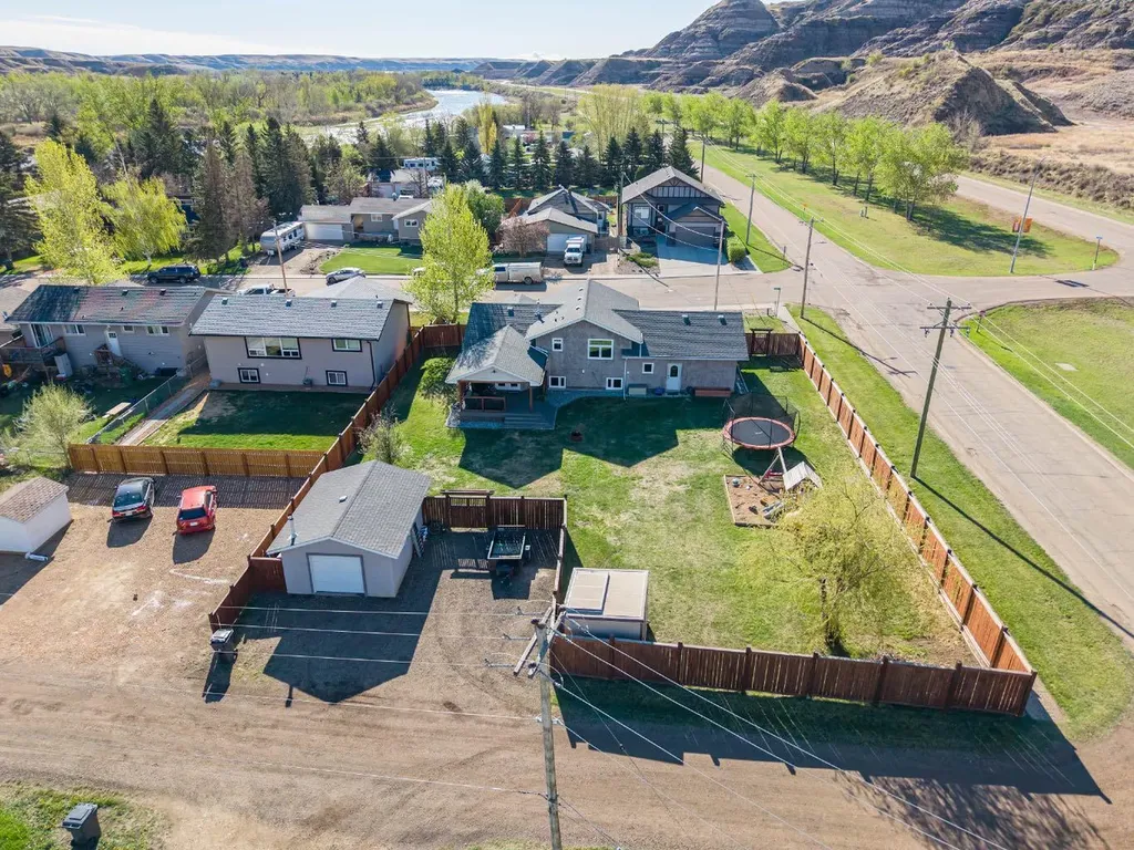 115 9 Street Drumheller AB T0J 0Y0