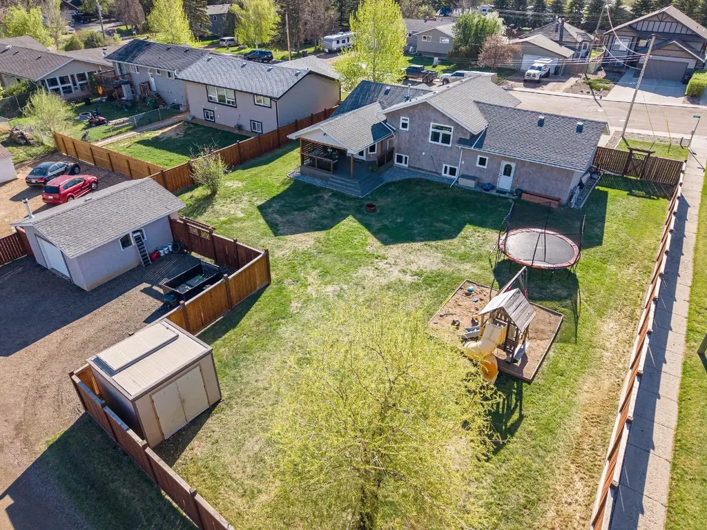 115 9 Street Drumheller AB T0J 0Y0