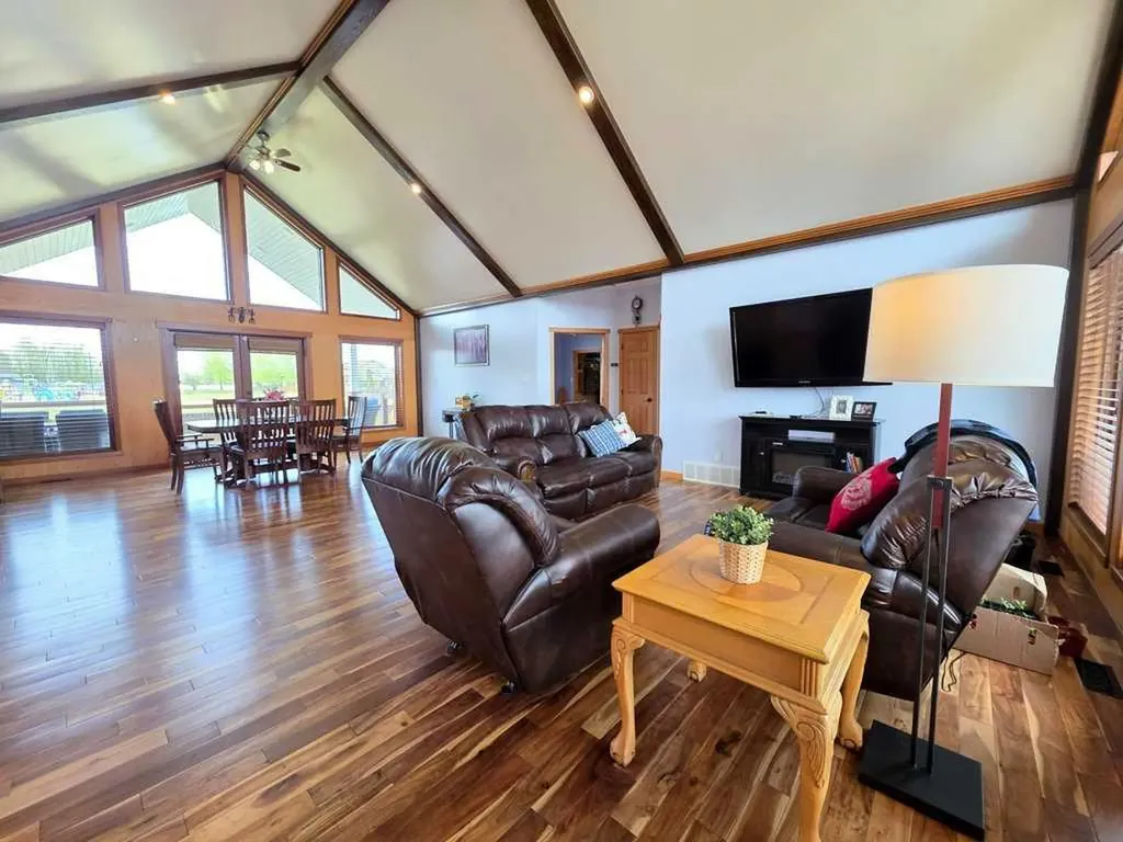 812 9 Street SE Slave Lake AB T0G 2A3