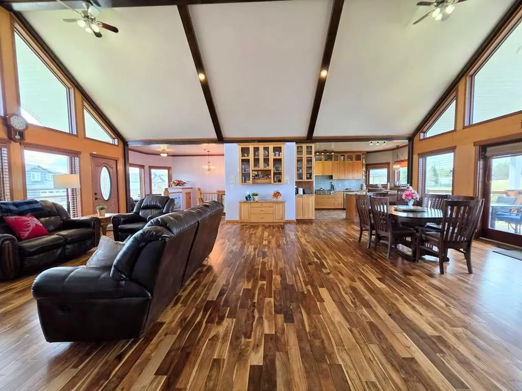 812 9 Street SE Slave Lake AB T0G 2A3