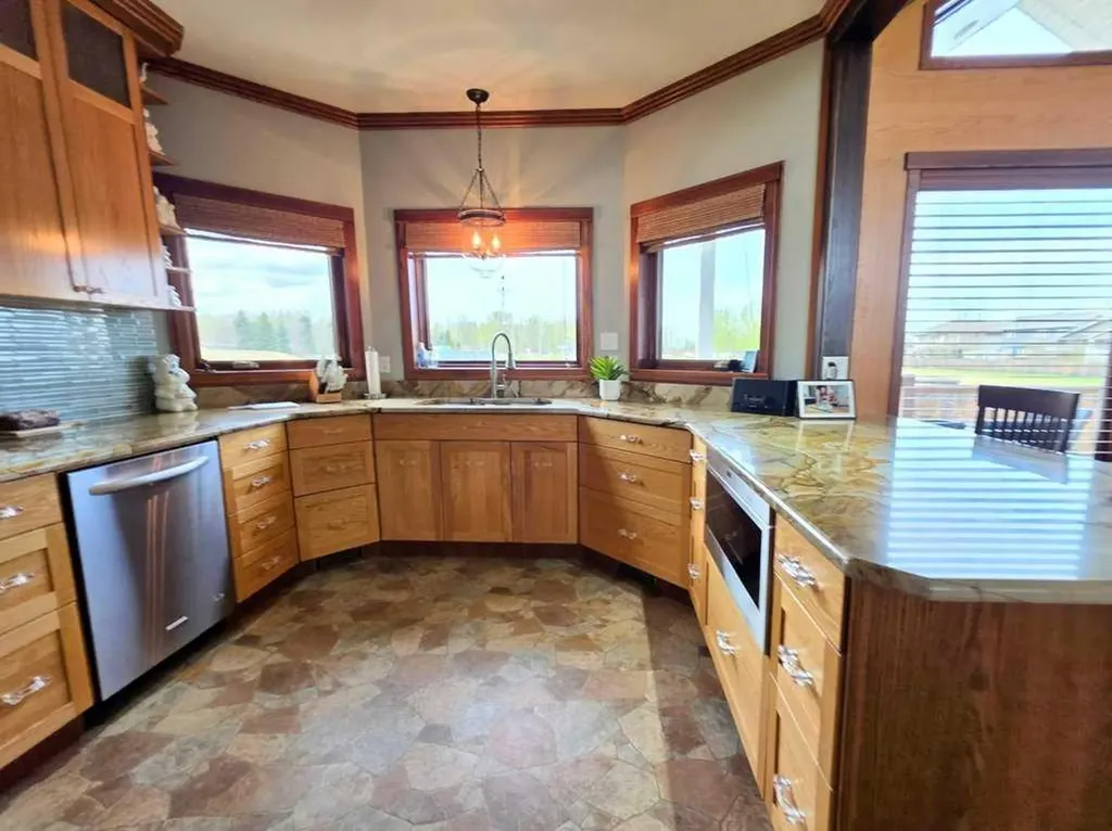 812 9 Street SE Slave Lake AB T0G 2A3