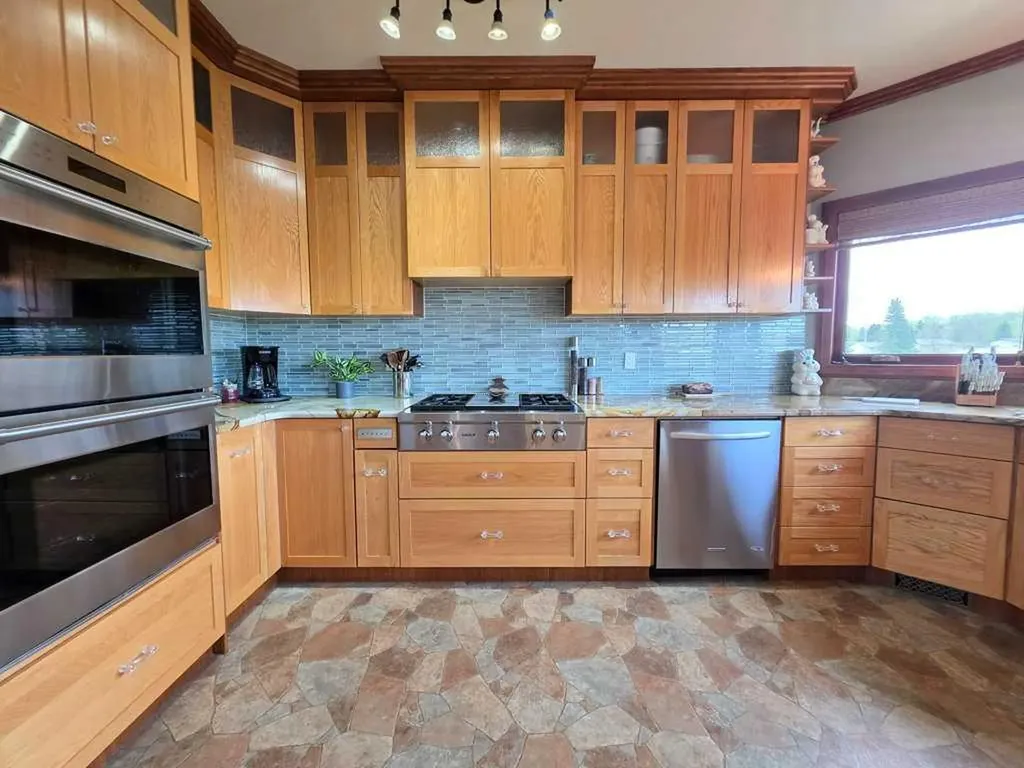812 9 Street SE Slave Lake AB T0G 2A3