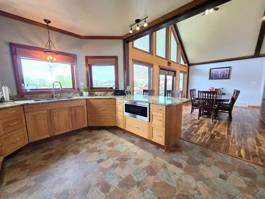 812 9 Street SE Slave Lake AB T0G 2A3