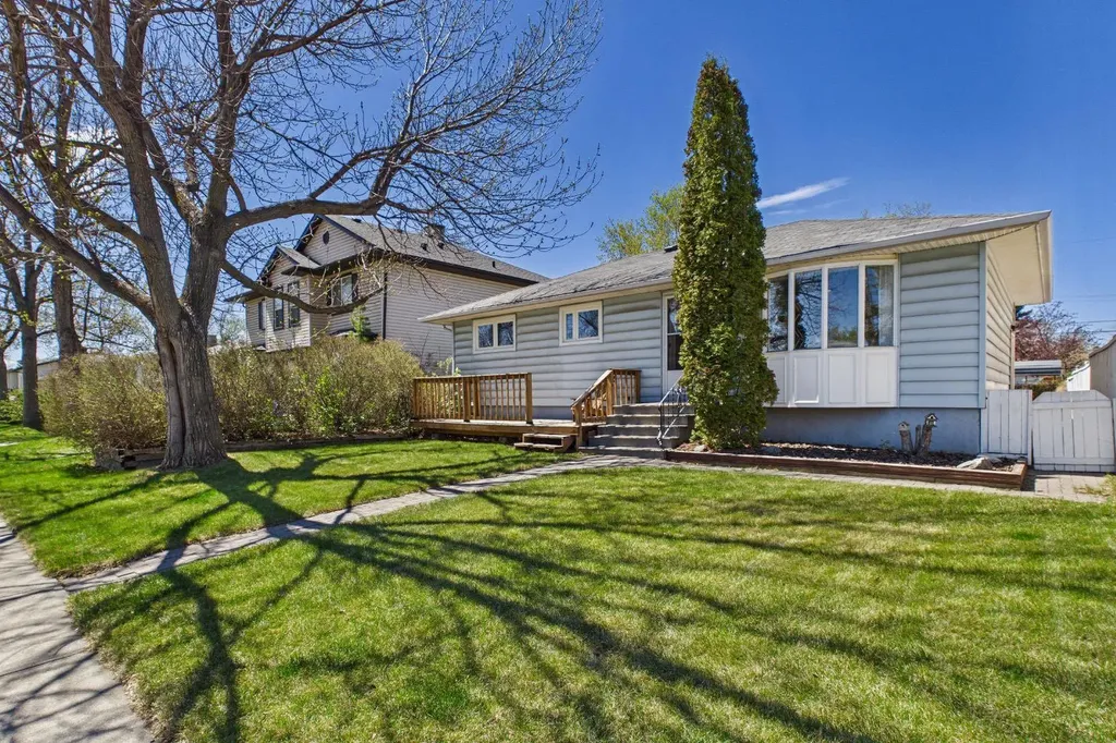 7411 21 SE Calgary AB T2C 0V4