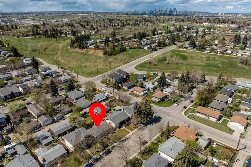 7411 21 SE Calgary AB T2C 0V4