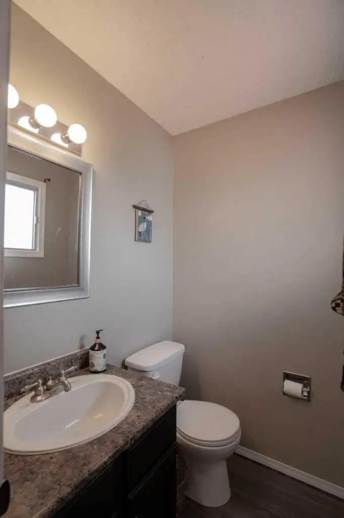 5210 54a Avenue Berwyn AB T0H0E0