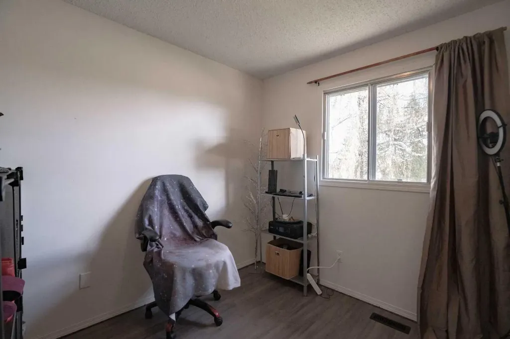 5210 54a Avenue Berwyn AB T0H0E0