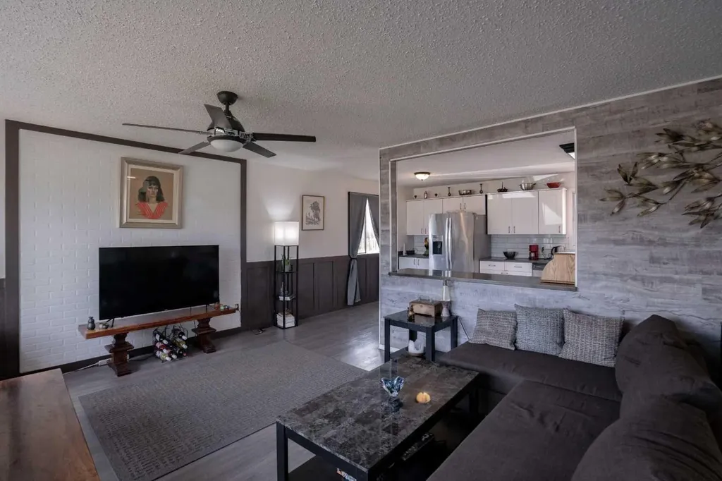 5210 54a Avenue Berwyn AB T0H0E0