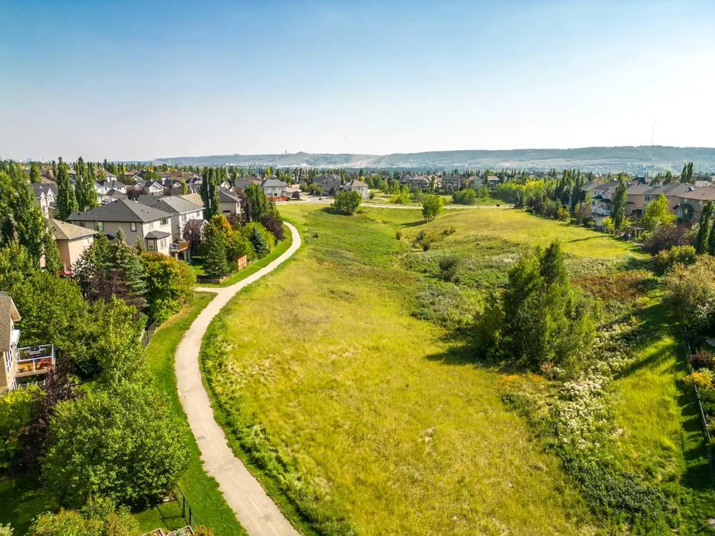 89 Tuscany Springs Heights NW Calgary AB T3L 2X8