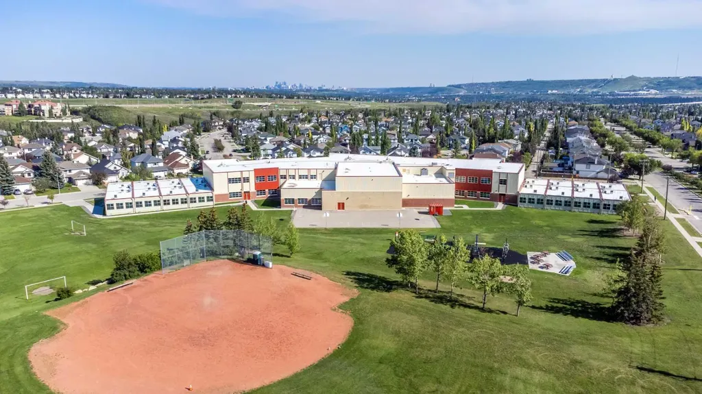 89 Tuscany Springs Heights NW Calgary AB T3L 2X8