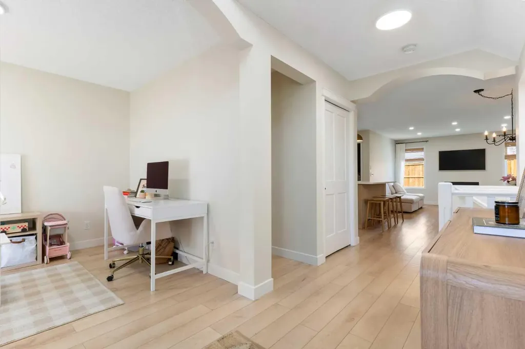 89 Tuscany Springs Heights NW Calgary AB T3L 2X8