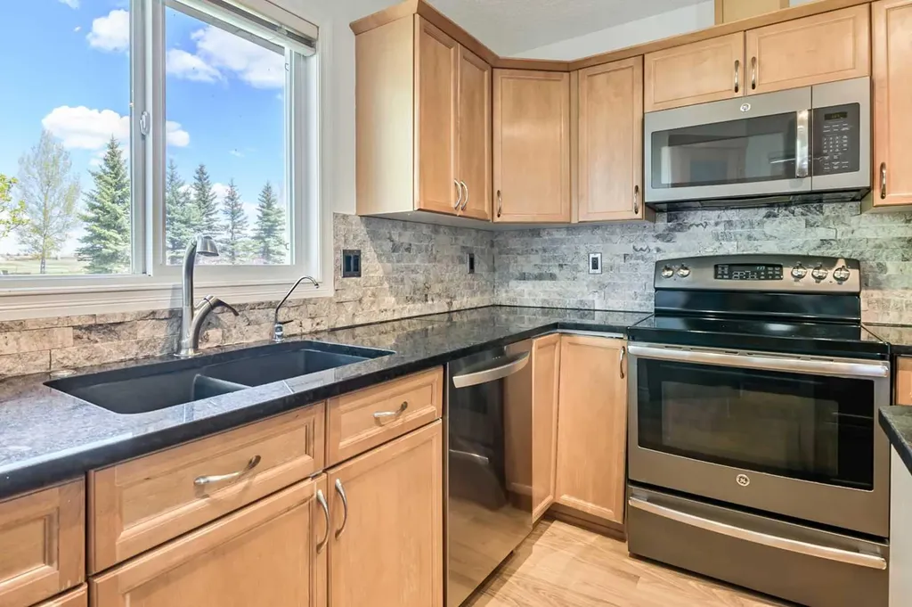 14 Crystal Shores Hill Okotoks AB T1S 2H7